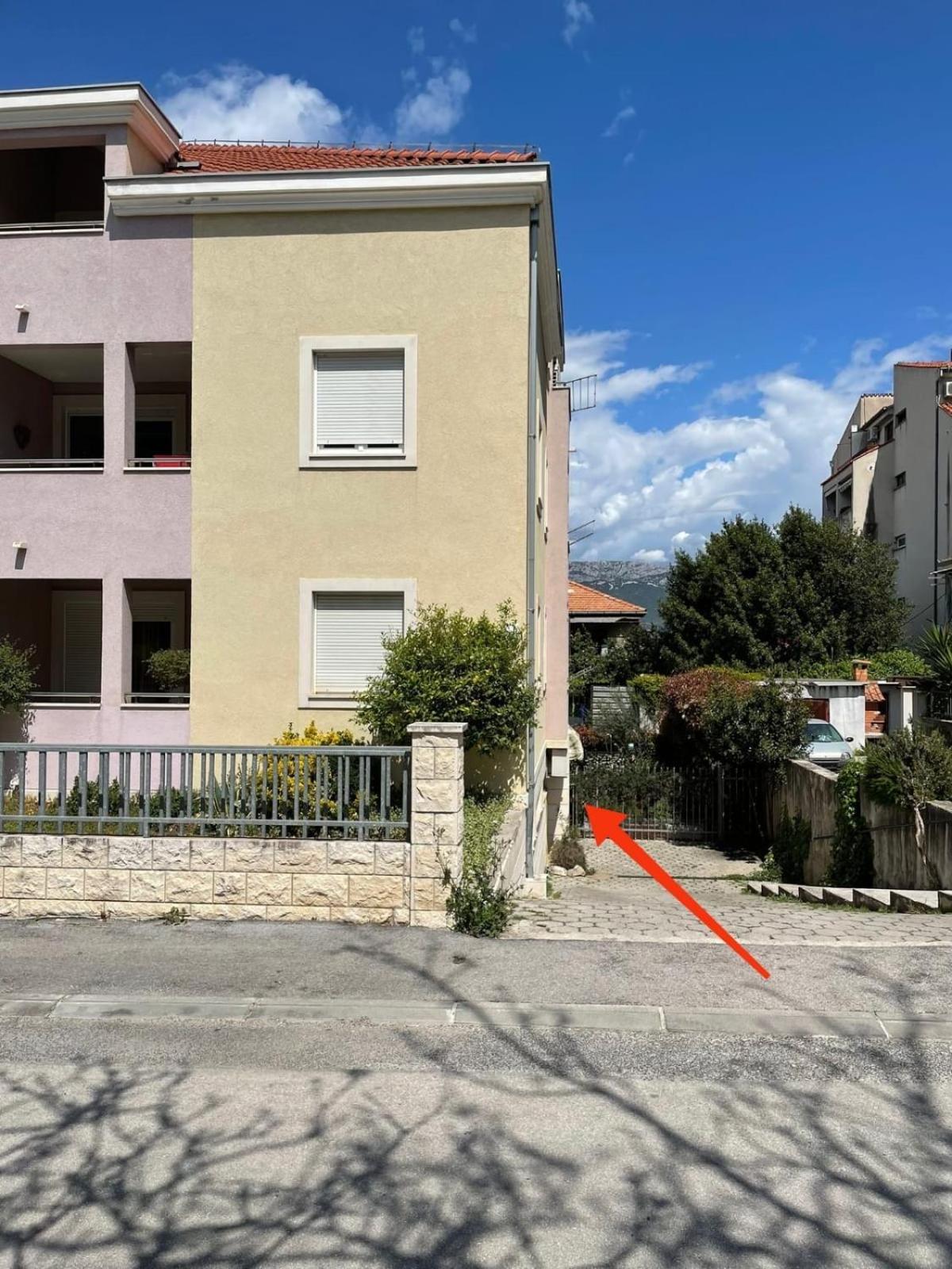 Apartment With Terrace And Garden Next To Marjan Park - 2 Free Bikes Split Bagian luar foto