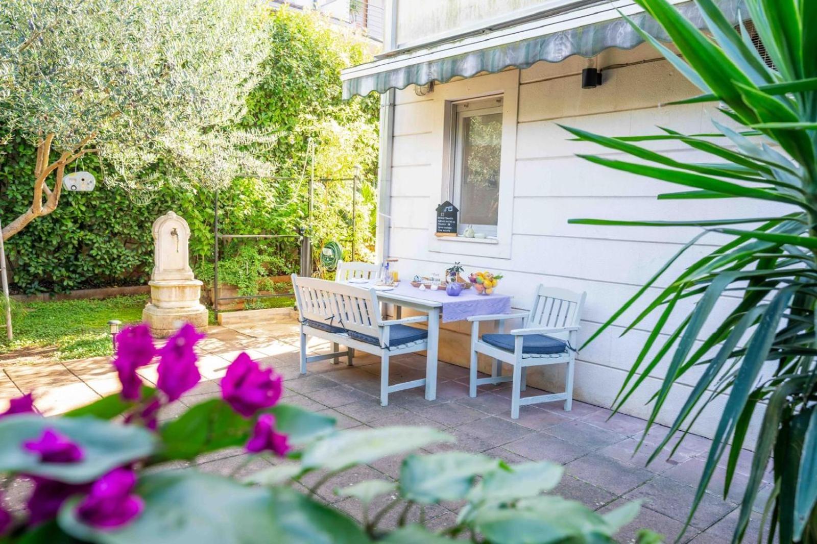 Apartment With Terrace And Garden Next To Marjan Park - 2 Free Bikes Split Bagian luar foto
